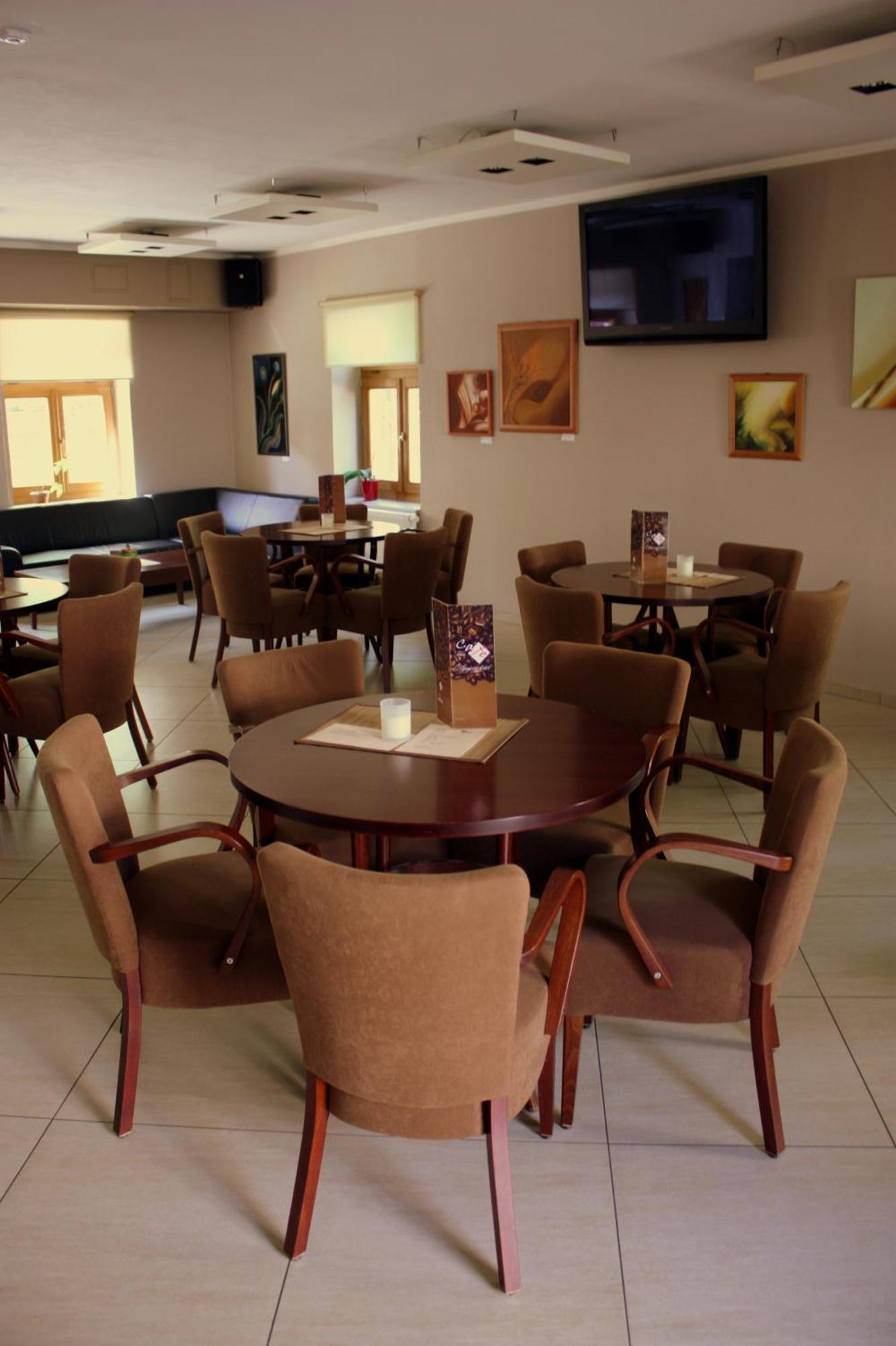 Penzion a CaféRestaurant U lávky Chrudim Kültér fotó