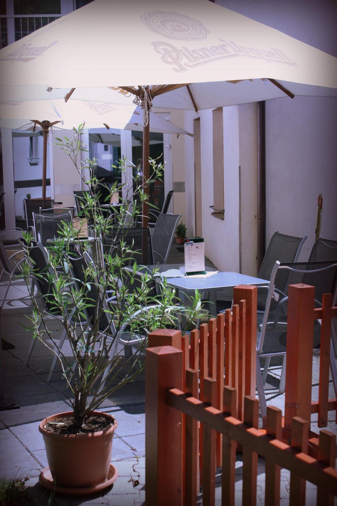 Penzion a CaféRestaurant U lávky Chrudim Kültér fotó